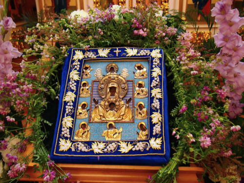 Курская Коренная икона Божией Матери "Знамение"