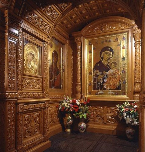 Икона в Ивверской часовне у стен Московского Кремля