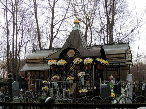 Место погребения святой Матроны на Даниловском кладбище Москвы