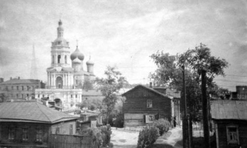 Московский дворик. Вид на Донской монастырь. 1922-1930 гг.