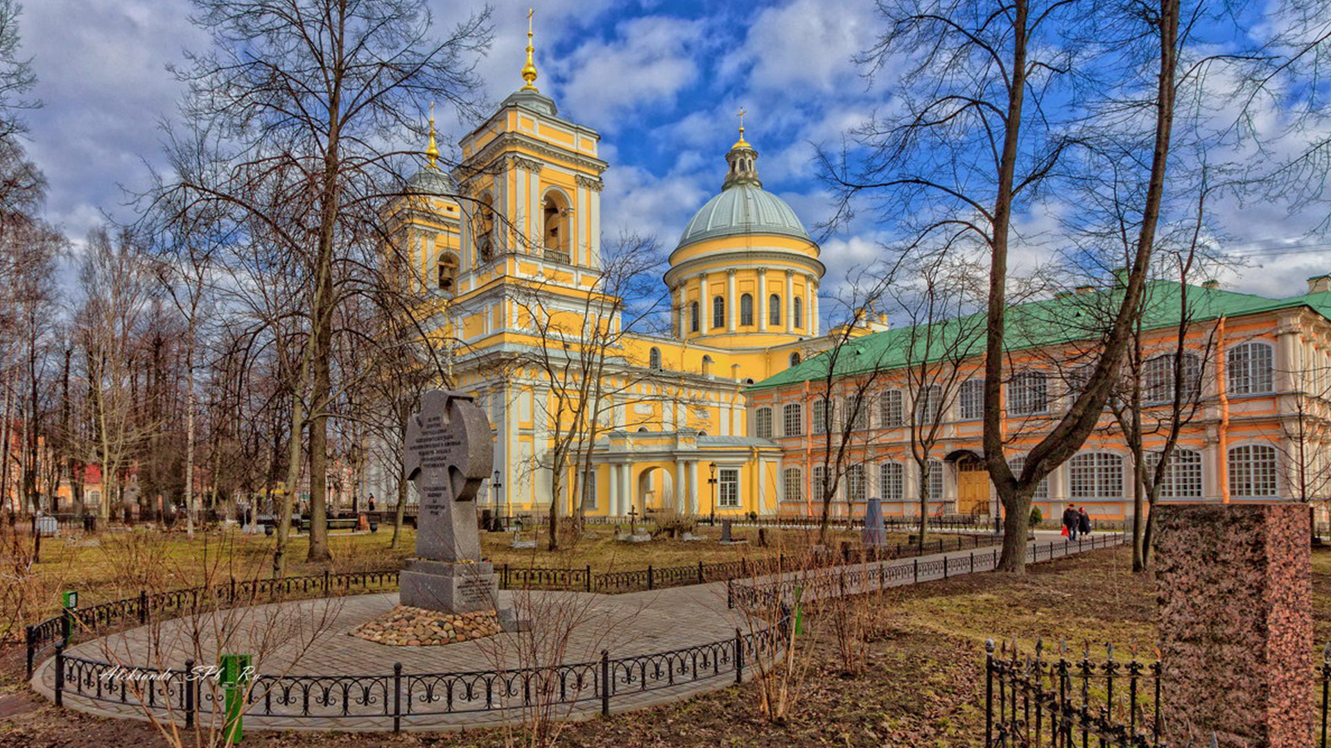 Александро невская лавра санкт. Александро-Невская Лавра в Санкт-Петербурге. Александро-Невский монастырь в Санкт-Петербурге. Троицкий Александро-Невский монастырь Санкт-Петербург.