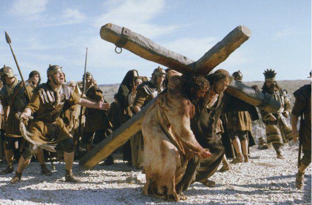 Иисус Христос, кадры из фильма Мэла Гибсона "Страсти Христовы"