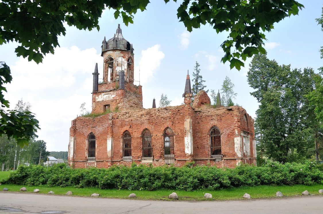 Церковь Троицы в Андрианово