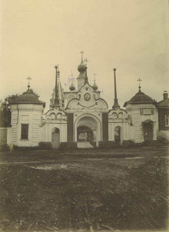 Михайло-Архангельский монастырь в Великом Устюге