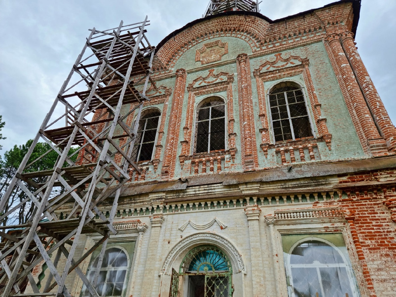 Церковь Троицы Живоначальной в Раменье