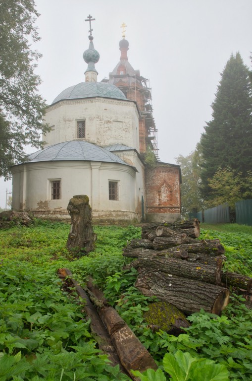 Церковь Воскресения Словущего в Карпово