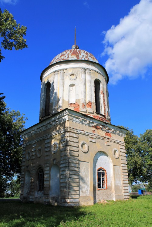 Колокольня Покровской церкви в Покровском