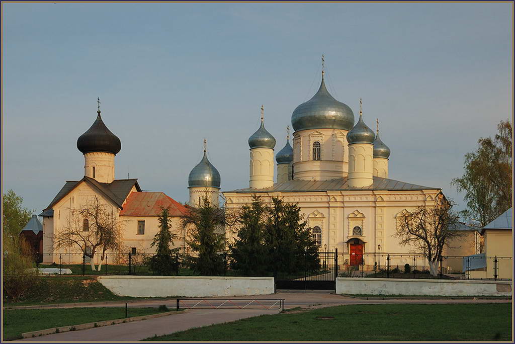 Церковь Симео́на Богоприи́мца — храм в Великом Новгороде на территории бывшего Зверин-Покровского монастыря.