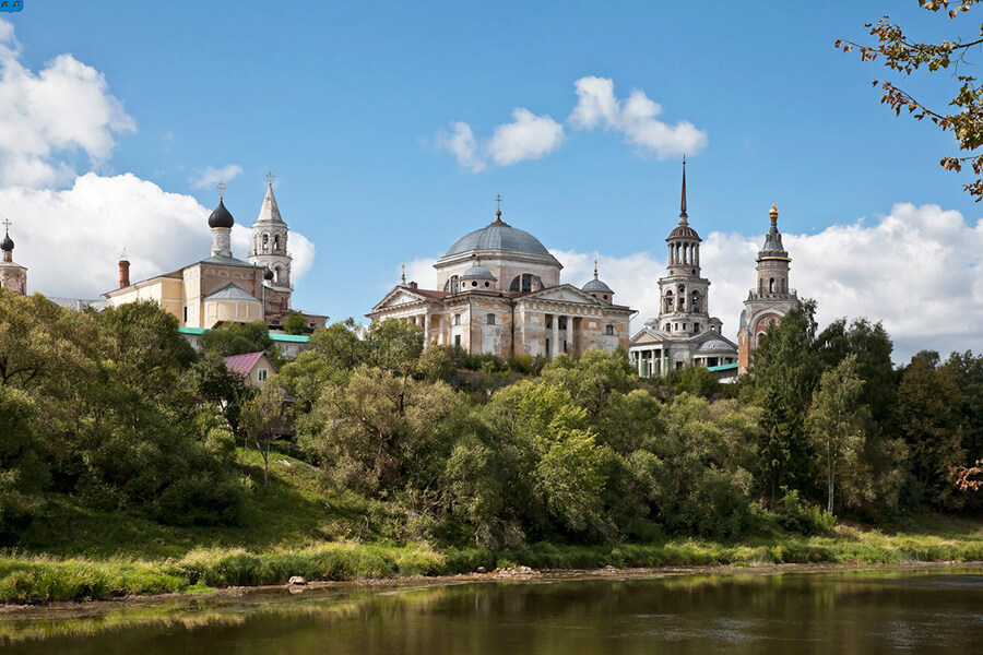 Борисоглебский мужской монастырь в городе Торжке Тверской области — один из трех древнейших монастырей России. 