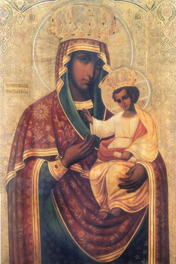 В Черниговском соборе, помимо двух чтимых списков с чудотворной иконы Божией Матери, именуемой Черниговская Гефсиманская, находятся и другие святыни.