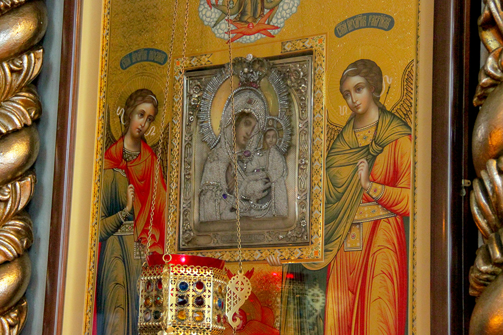Седмиезерная икона Божией Матери Хранится в церкви в честь иконы Божией Матери «Одигитрия» Смоленская поселка Выездное Арзамасского района.