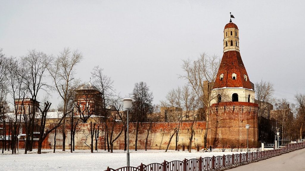 Стены и Солевая башня Симонова монастыря